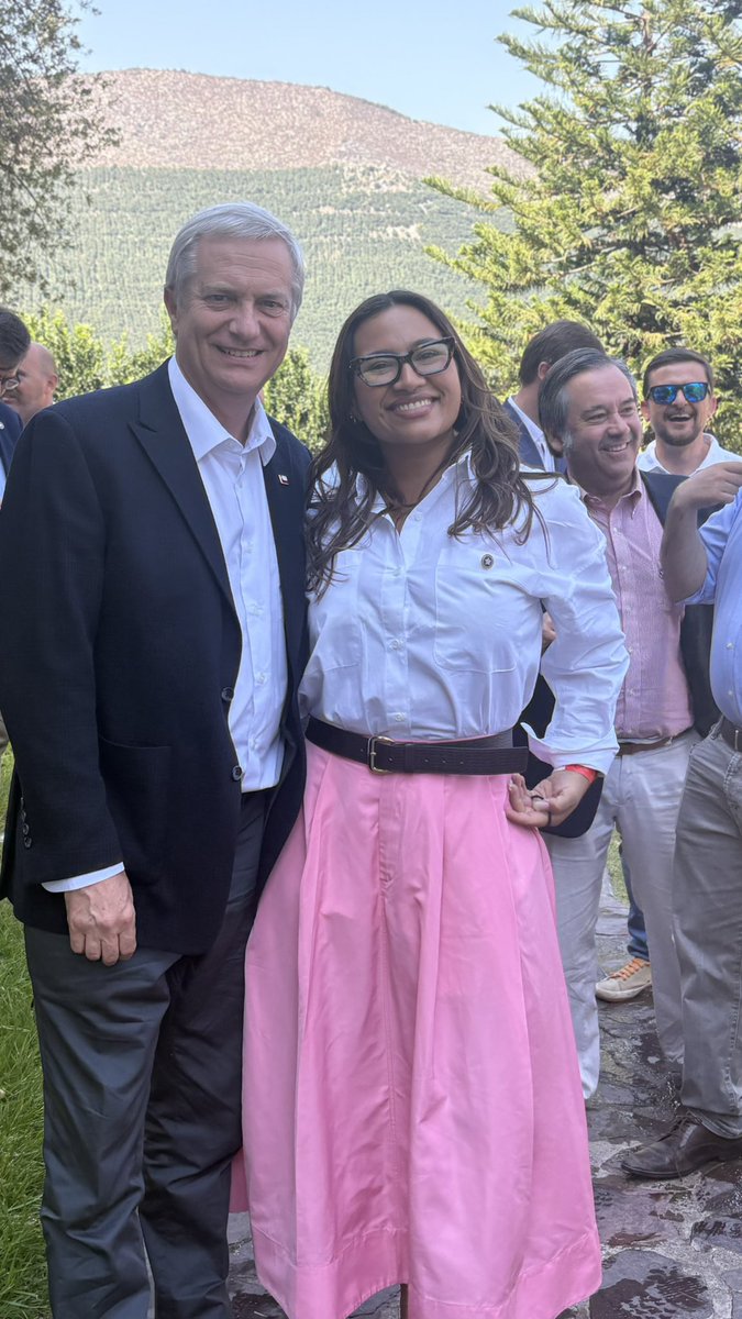 tepa_jeldrez's tweet image. Hoy viernes 23 de Enero, cerrando encuentro de parlamentarios republicanos junto al Presidente Electo @joseantoniokast y sus ministros. 🇨🇱❤️