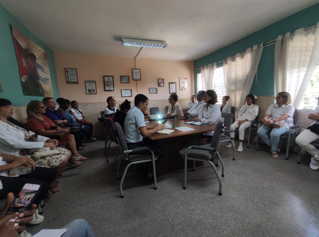 XAVIA Salud UCI tweet media