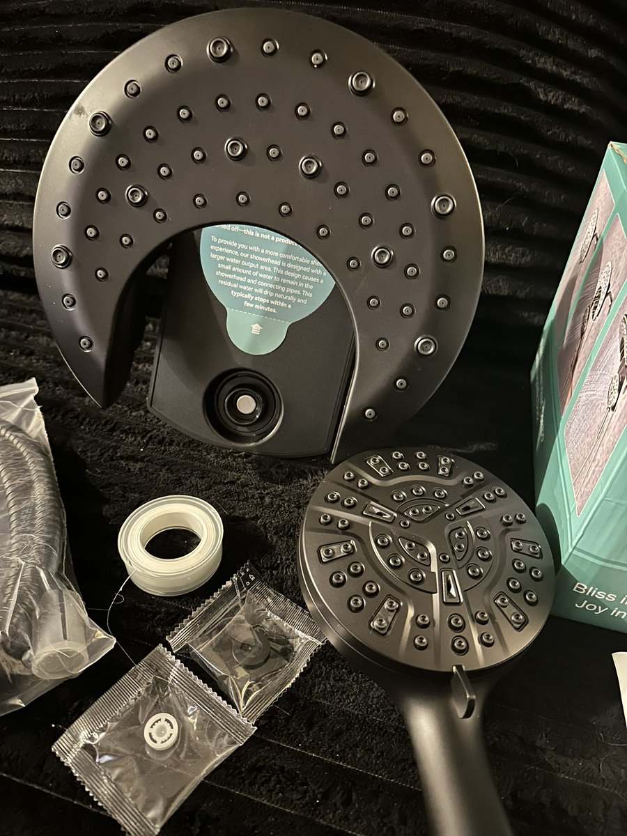 Lily Moon tweet media