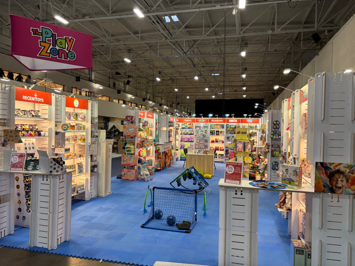 First trade show of the year (5 in 7 weeks) and I gotta say our booth looks awesome this year.  We’re at Toronto Market Week, Booth 1065.