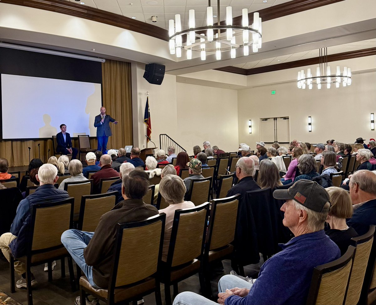 Debated Mayes Middleweight three times in three days. Stark contrast:

(1) Paxton ENDORSED me. Mayes wrote huge checks to Paxton’s 2022 primary enemies and the impeachment traitors.

(2) I DEFENDED Paxton during impeachment. Mayes teamed up with Senate Dems to prosecute him.

(3)