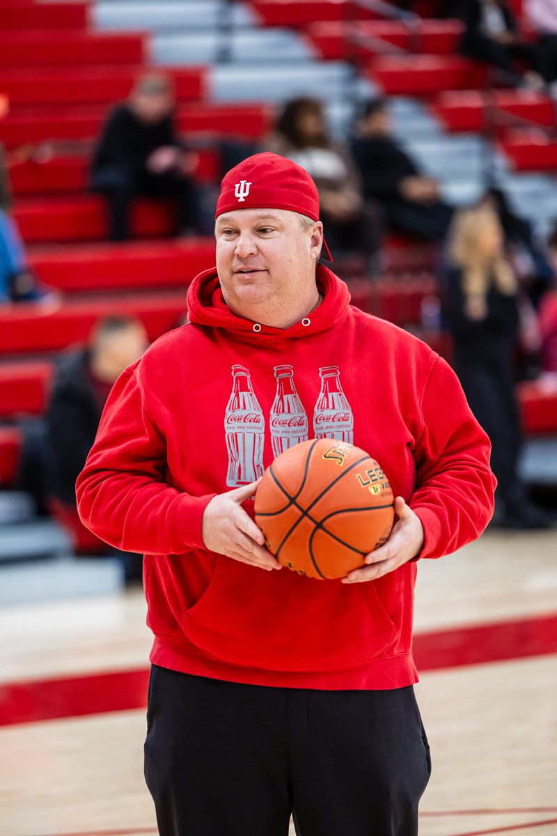 TwoRiversGBB's tweet photo. We had a lot of fun on Parent's Night, especially at halftime when some brave parents competed in a shooting contest. Andre Binns came up big, not once, but TWICE, with TWO half court shots!!!

Go Warriors!!! https://t.co/Mlh1rkey1M