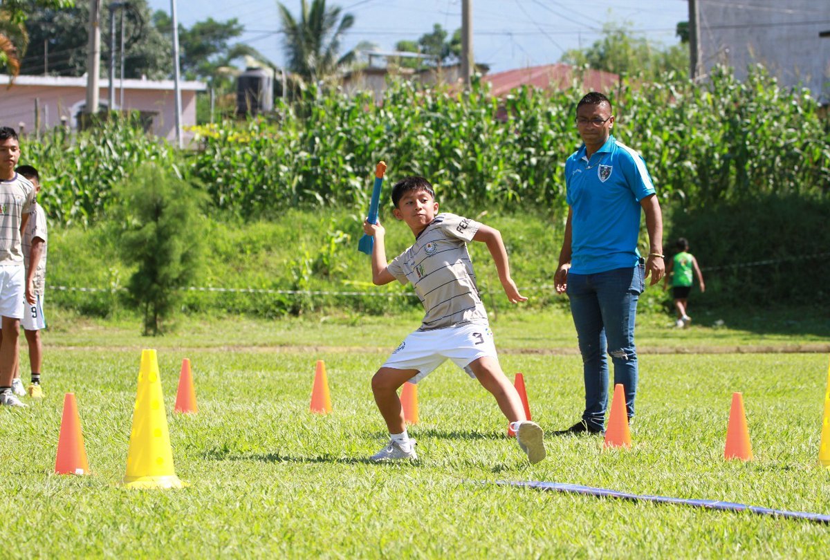 El Departamento de Torneos Deportivos Escolares de #DIGEF busca la integración de estudiantes del Sistema Educativo Nacional en eventos deportivos. Su objetivo es fomentar la participación y competencia deportiva.

📌 Lee la nota completa  en:
facebook.com/share/p/1888dV…