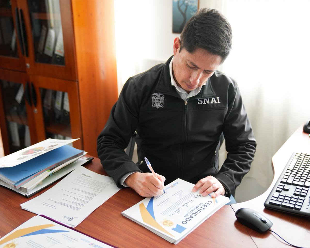 SNAI_Ec's tweet image. En Riobamba se clausuró el Curso de Formación Especializada para Inspectores Educadores, con la participación de 27 servidores de los #CAI del país.

Así se fortalece el acompañamiento técnico, pedagógico y legal en los procesos de reinserción social.
#ElNuevoEcuador