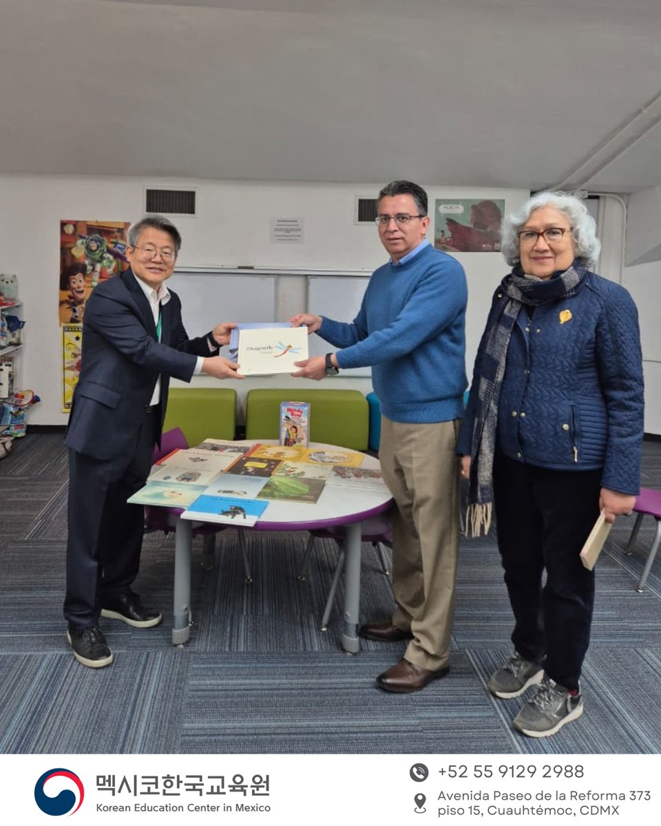 kec_mexico's tweet photo. ✨📚 Window on Korea en la @BiblioColmex (@elcolmex ) 🇰🇷🇲🇽
El 21 de enero de 2026, el Centro de Educación Coreana en México realizó una visita a la Biblioteca Daniel Cosío Villegas de El Colegio de México, para conocer la sección Window on Korea 📖🇰🇷.
#ElColegioDeMéxico #KECMX https://t.co/IG5XGwPVTl