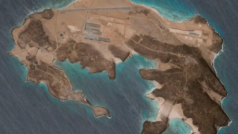 A mysterious airbase appears in satellite images on Yemen’s Mayun Island. 

“No country has claimed responsibility for the Mayun Island airbase.”