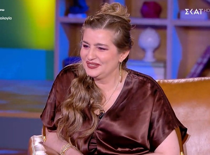 Agapi_tl's tweet image. Τι ωραία συνέντευξη!
Δεν έχω σταματήσει να γελάω με τις ατάκες τους. 

Η Μαρία πολύ όμορφη και λαμπερή🌹
#StinAgkaliaTouFani #MariaKitsou