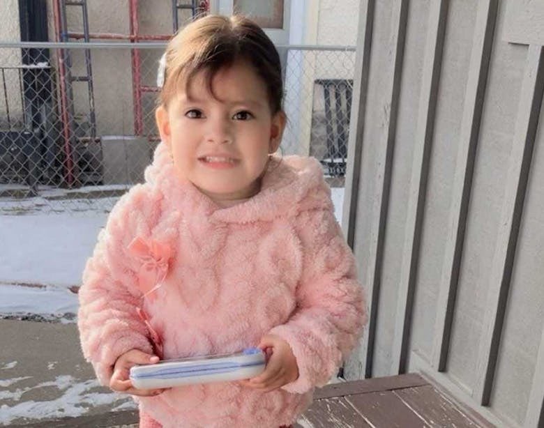 allenanalysis's tweet image. 🚨 CONFIRMED: ICE detained a 2-year-old girl in Minnesota and put her on a plane to Texas despite a judge’s order requiring her release, per the Star Tribune.

Read that again.

A court order said release the toddler… and ICE said no.

This is state-sanctioned kidnapping with a…
