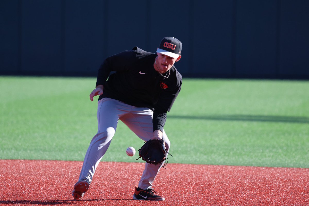 BeaverBaseball's tweet photo. ☀️ drenched day at Goss.

21 days til the opener! https://t.co/kTUlMkGJQh