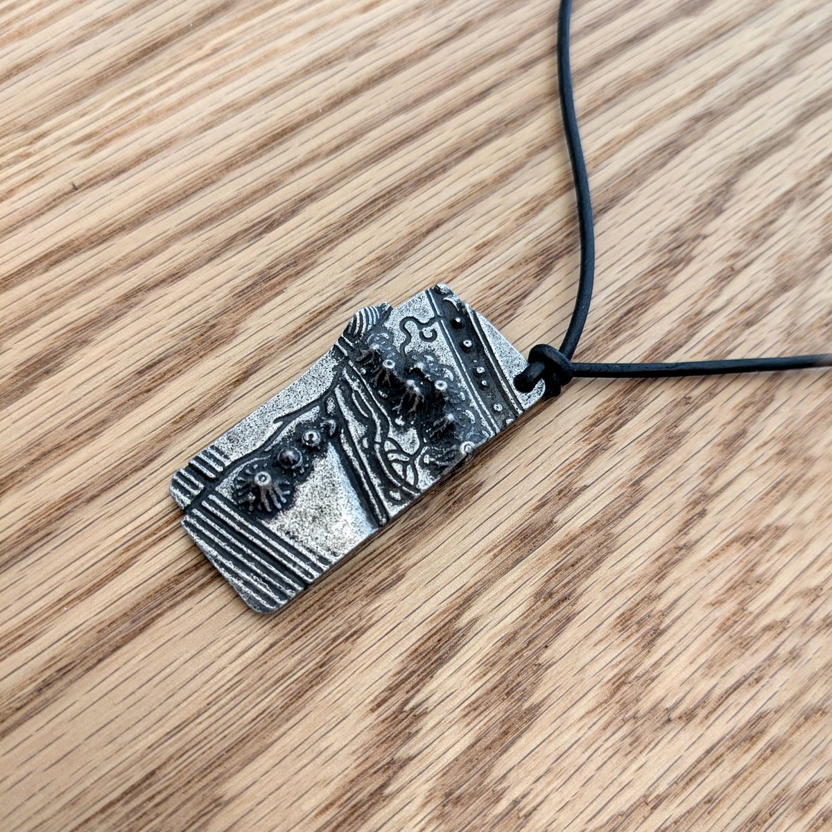 tlrcustom's tweet photo. Now also available as a necklace:
https://t.co/y05MkhC0tq
https://t.co/PhNKCHGkE3 https://t.co/wn0hEafQZ4