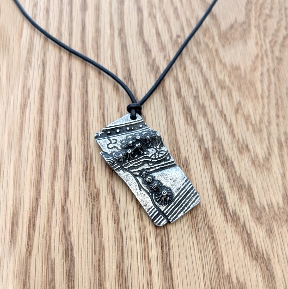 tlrcustom's tweet photo. Now also available as a necklace:
https://t.co/y05MkhC0tq
https://t.co/PhNKCHGkE3 https://t.co/wn0hEafQZ4