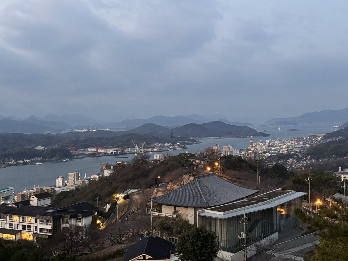 salt_t's tweet photo. 朝活
毎日寒いです。この寒波はいつまで？
ところで、Xの閲覧重くないですか？
キャッシュの削除とか対策しても重いです…

#尾道　#尾道水道　#千光寺　#千光寺公園
#千光寺頂上展望台PEAK  #イマソラ
#尾道大橋　#新尾道大橋　#朝活　 #朝日
#ウォーキング　#walkingl  #天寧寺 https://t.co/ojK2LfcWT0