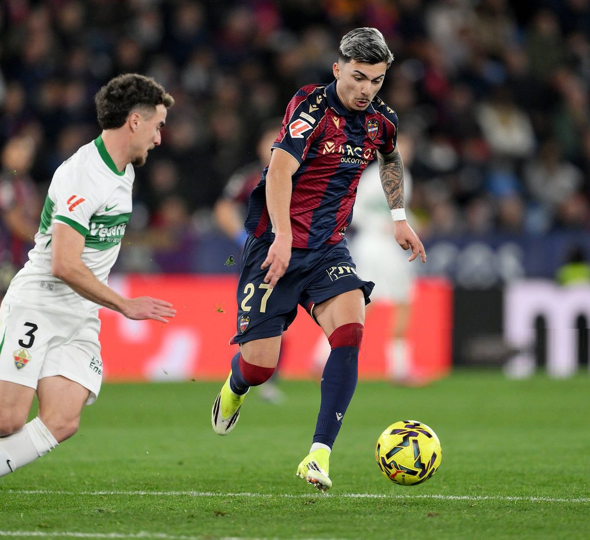 SeleccionRojita's tweet image. Paco Cortés (2007) ha entrado tras el descanso del Levante-Elche y ha sido el jugador con más regates completados del partido [3/5].⚡️💎

Extremo con mucho desborde y divertido de ver.

Estaba cedido en 2A en la Cultural Leonesa, pero el Levante lo ha repescado en este mercado.