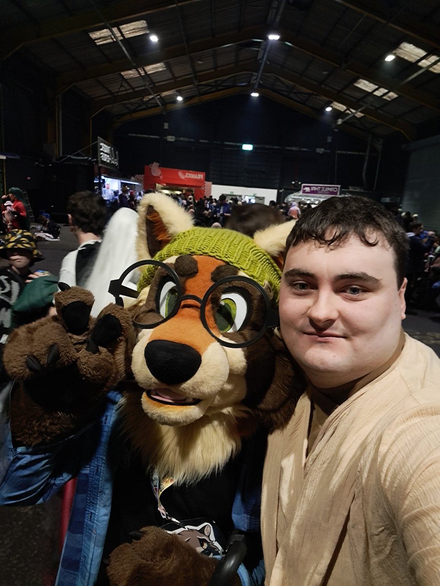 Happy friday to all furries in the world