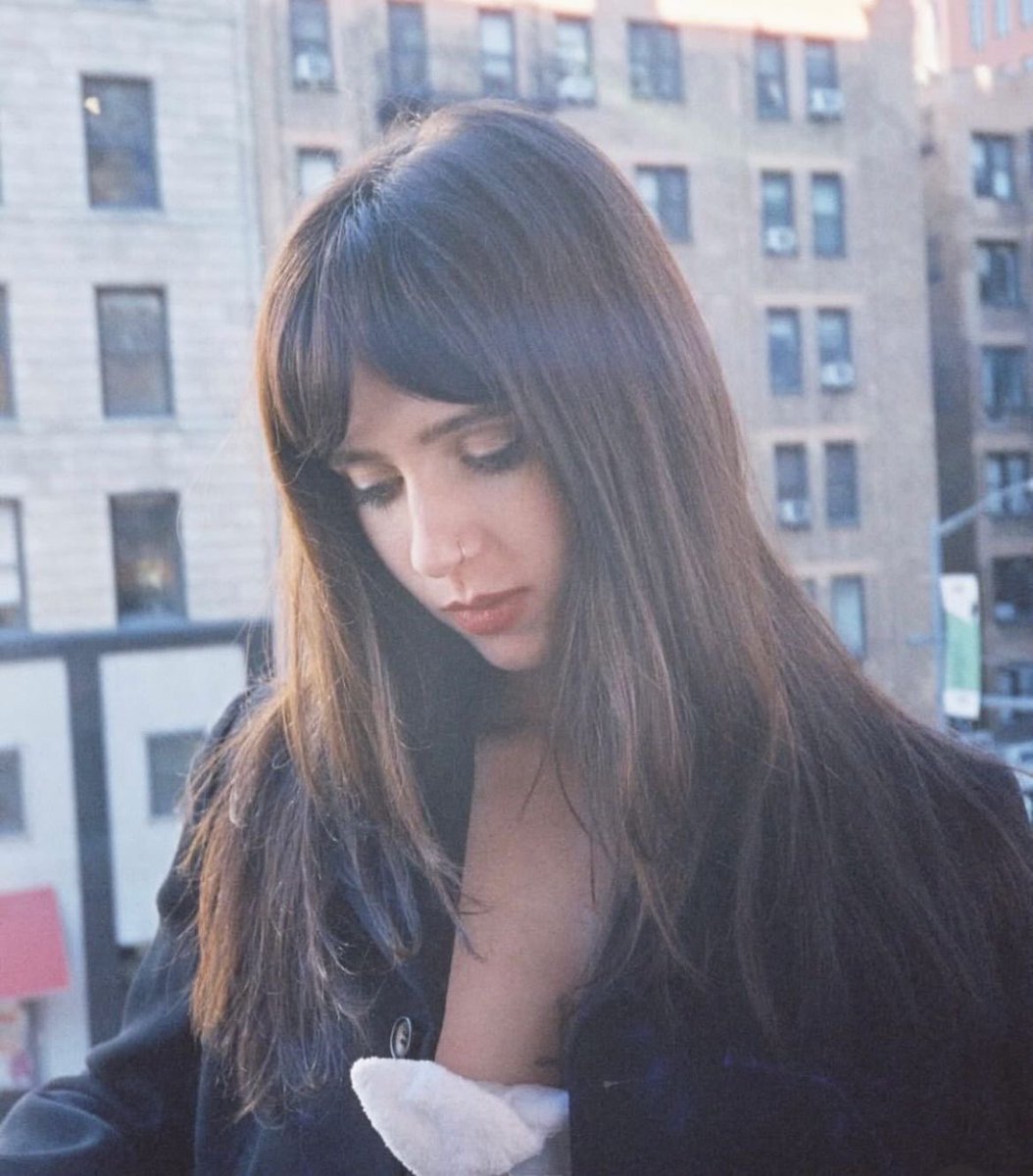 clairo media 🗝️ tweet media