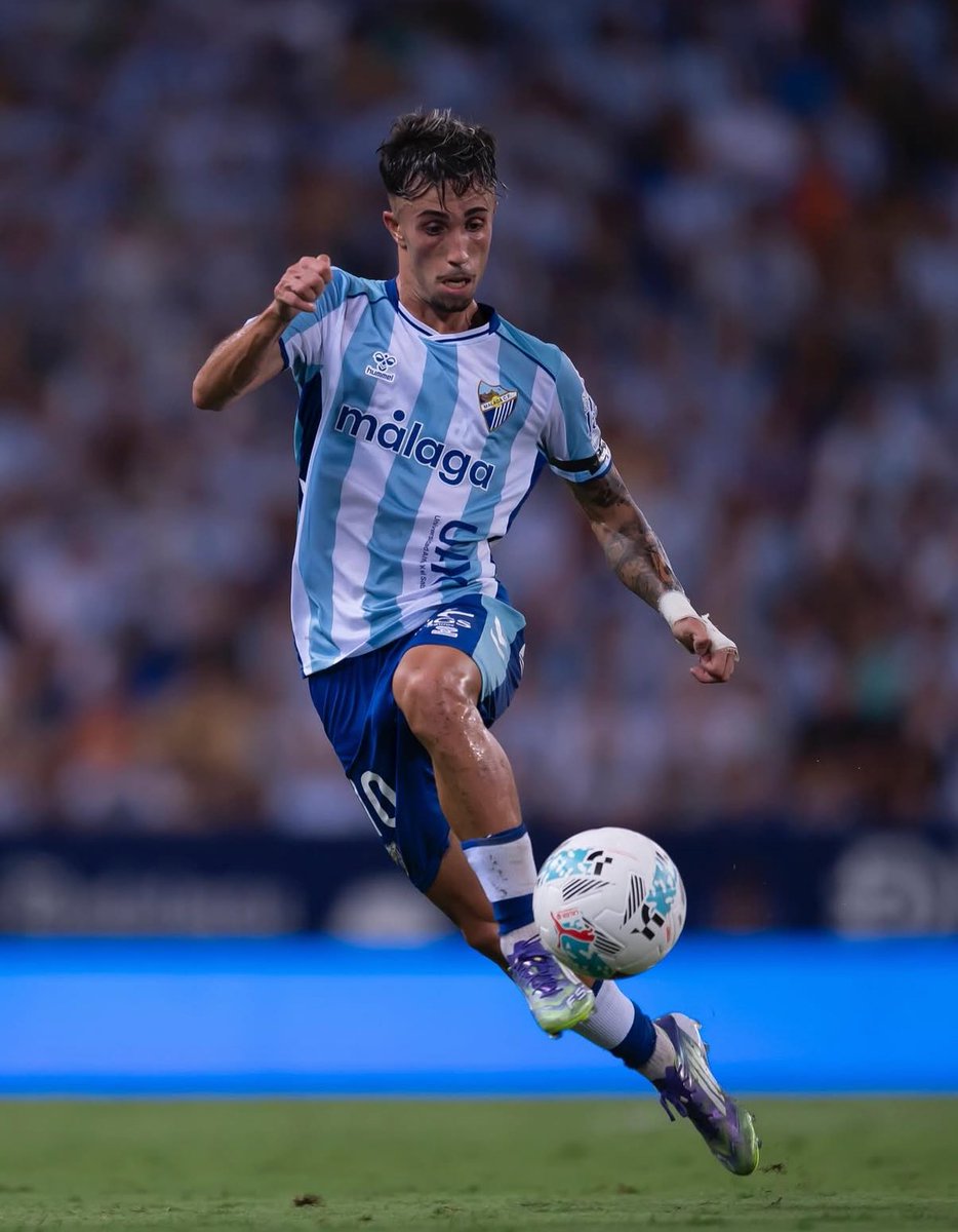 La rubia que más te gusta a ti // La rubia que más me gusta a mí