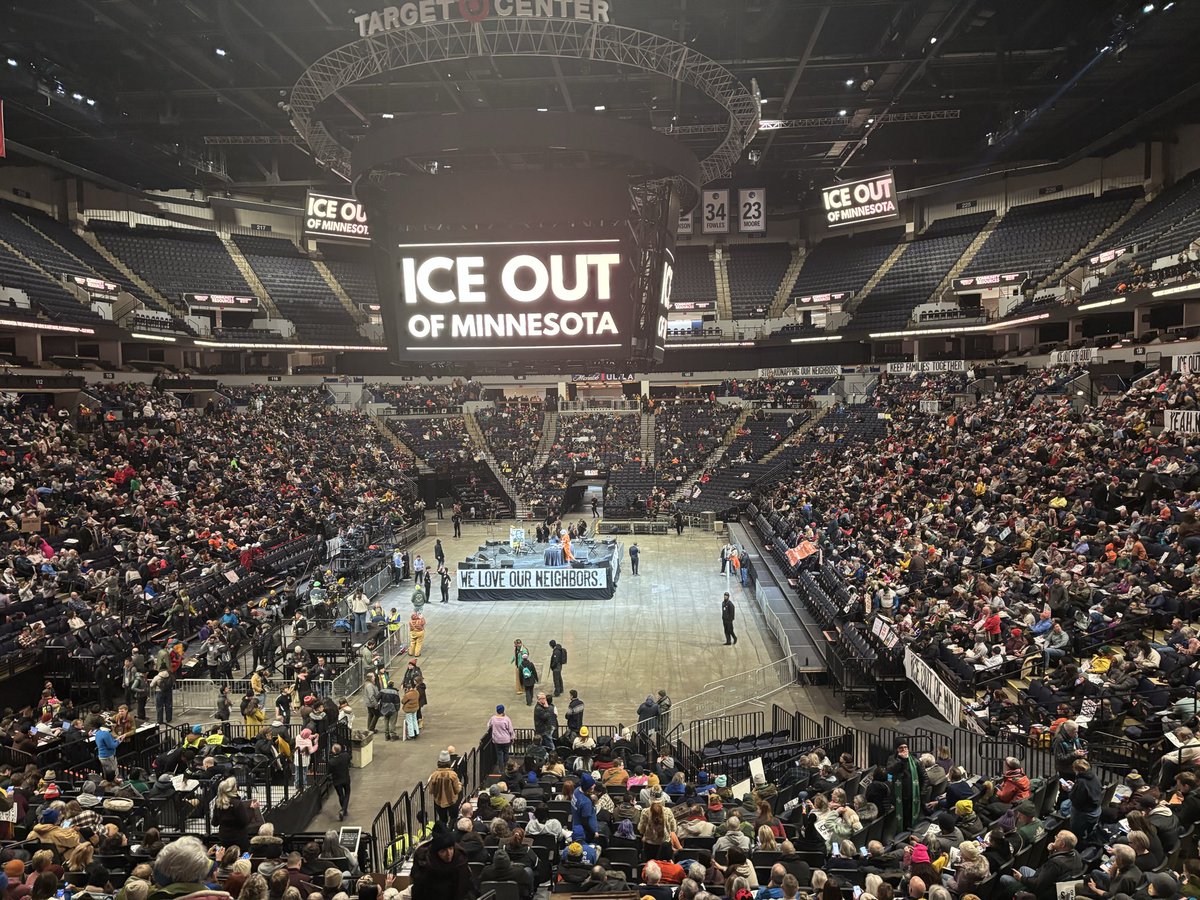 Sarah Lazare tweet media