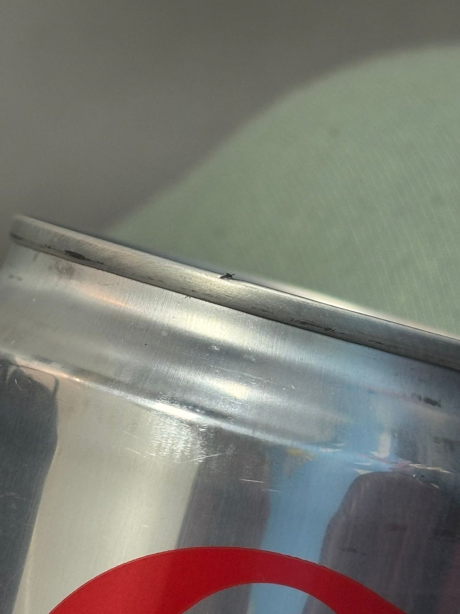 havenAgiggle's tweet photo. Serious error @CocaCola_GB don’t think this can should have made it out of the factor luckily it cut my finger before I put it to my mouth!!  @CocaCola https://t.co/jMyNba3t0F