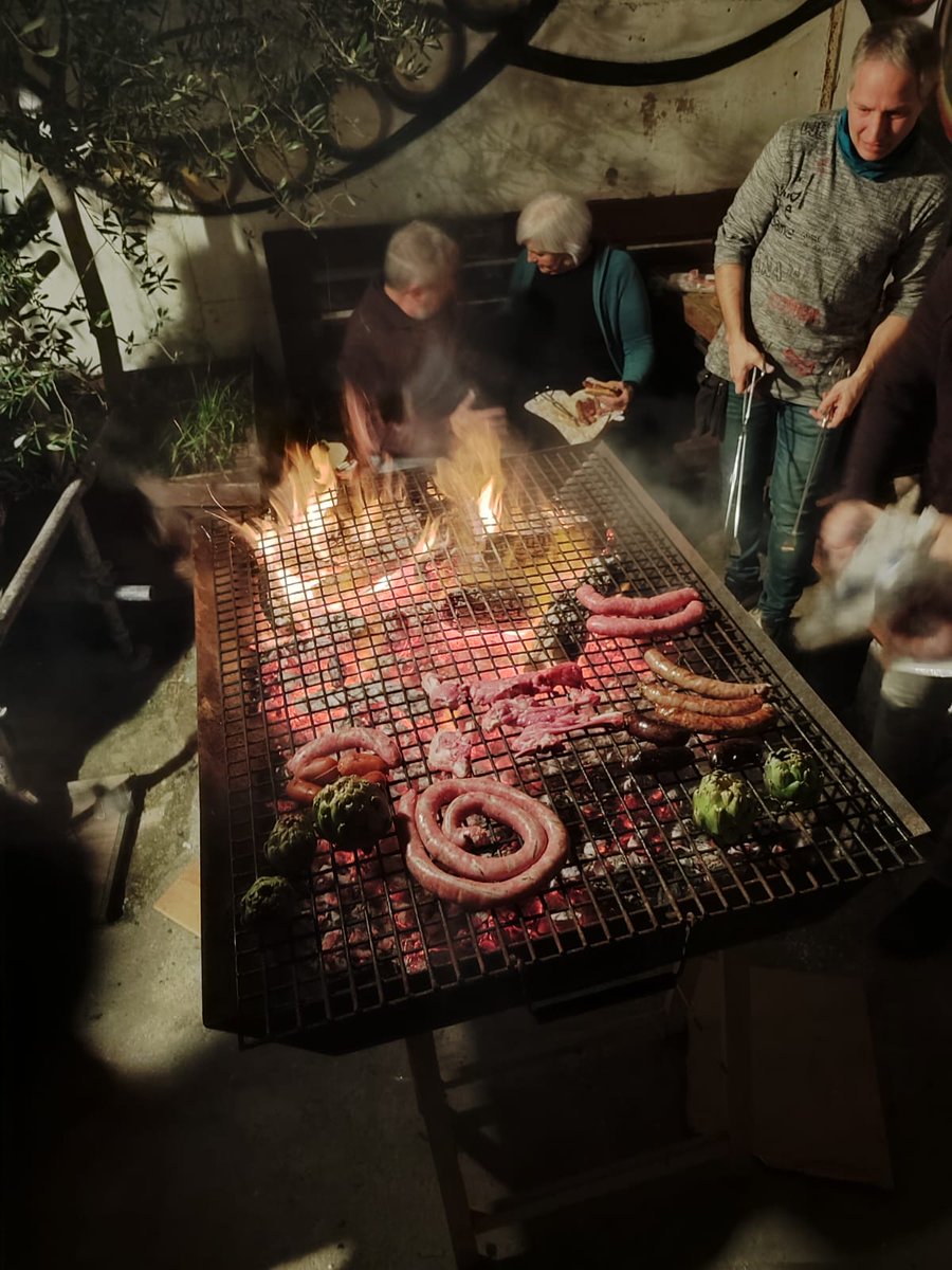 L'Octubre tweet media