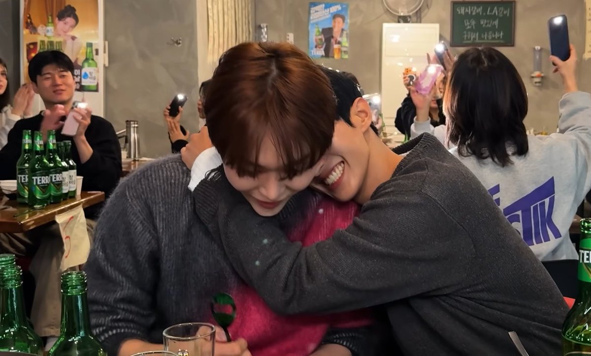 jeonghannisms's tweet photo. all the duo units having their own moment. https://t.co/VBncBzeRcU