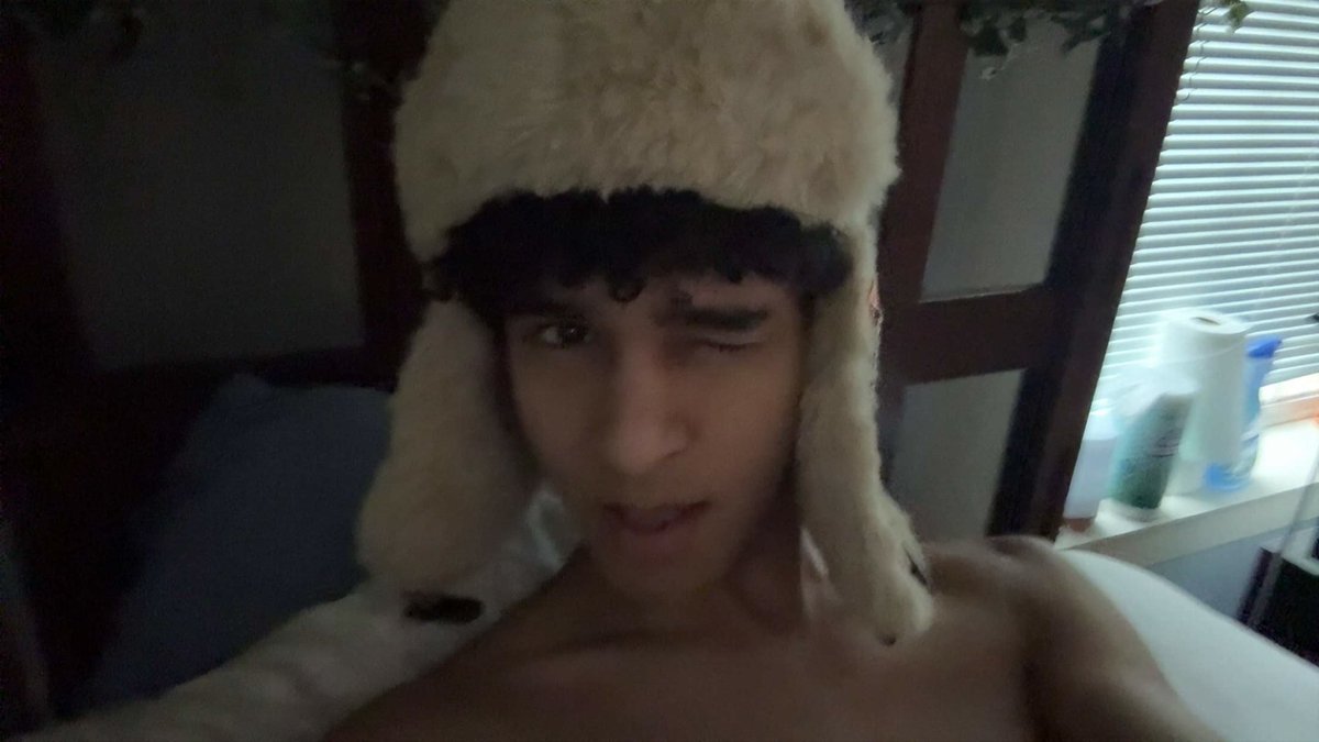 luthorszs's tweet image. back at college #hey