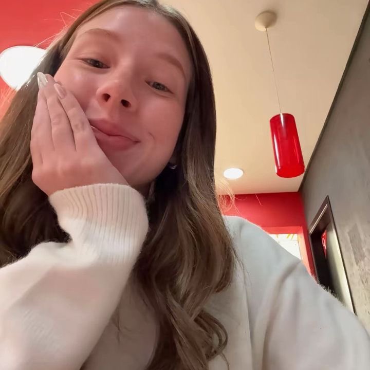 kyevcs's tweet image. Paiva se envolvendo com uma garota nova, doce, de família. Eu já vi esse filme antes…