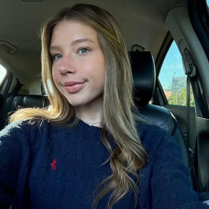 kyevcs's tweet image. Paiva se envolvendo com uma garota nova, doce, de família. Eu já vi esse filme antes…