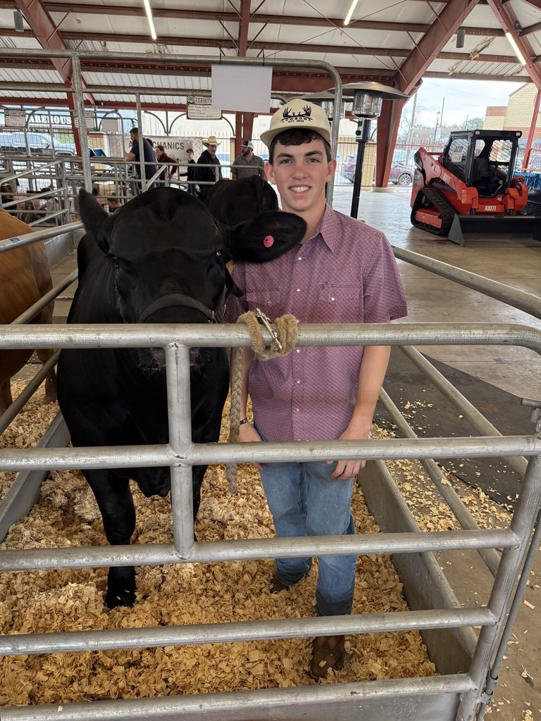 LulingJH's tweet photo. The Luling Stock Show kicks off today, and our students are ready! 

Come out and support our kids and celebrate the hard work they’ve poured into this experience. We are so proud of our Luling ISD students! https://t.co/Hry4kBrLvU