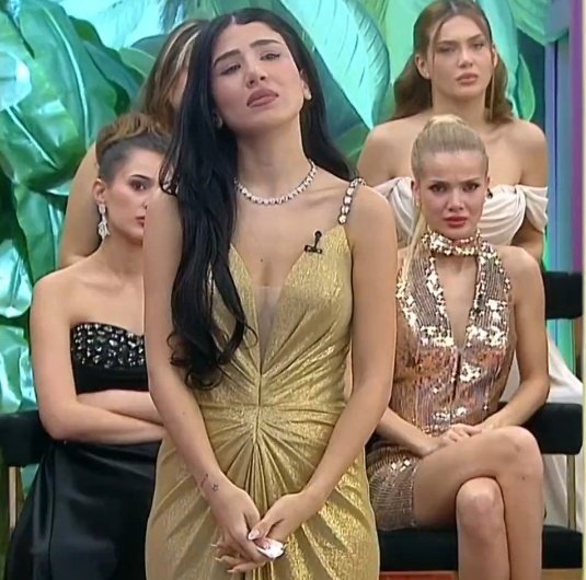 BU KIZIN HER POTAYA ÇIKDIĞINDA ZIRLAMALARINDAN DA BİKTİK AMKKK 
#kismetseolur