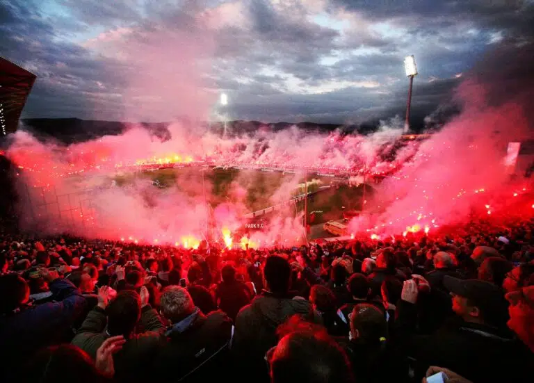 ⚔️ Les meilleurs derbys d'Europe sont chez The Fan Kultur 🔥

<a href="/thefankultur/">The Fan Kultur</a> propose toute l'année les derbys les plus chauds d'Europe, dont voici les prochains dispos : 

🇬🇷 Derby de Thessalonique
🇭🇺 Derby de Budapest
🇬🇷 Derby d'Athènes
🇪🇸 Derby de Séville
🇧🇦 Derby de Sarajevo
🇧🇬