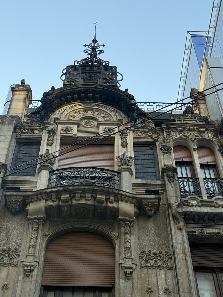 Espectacular este edificio