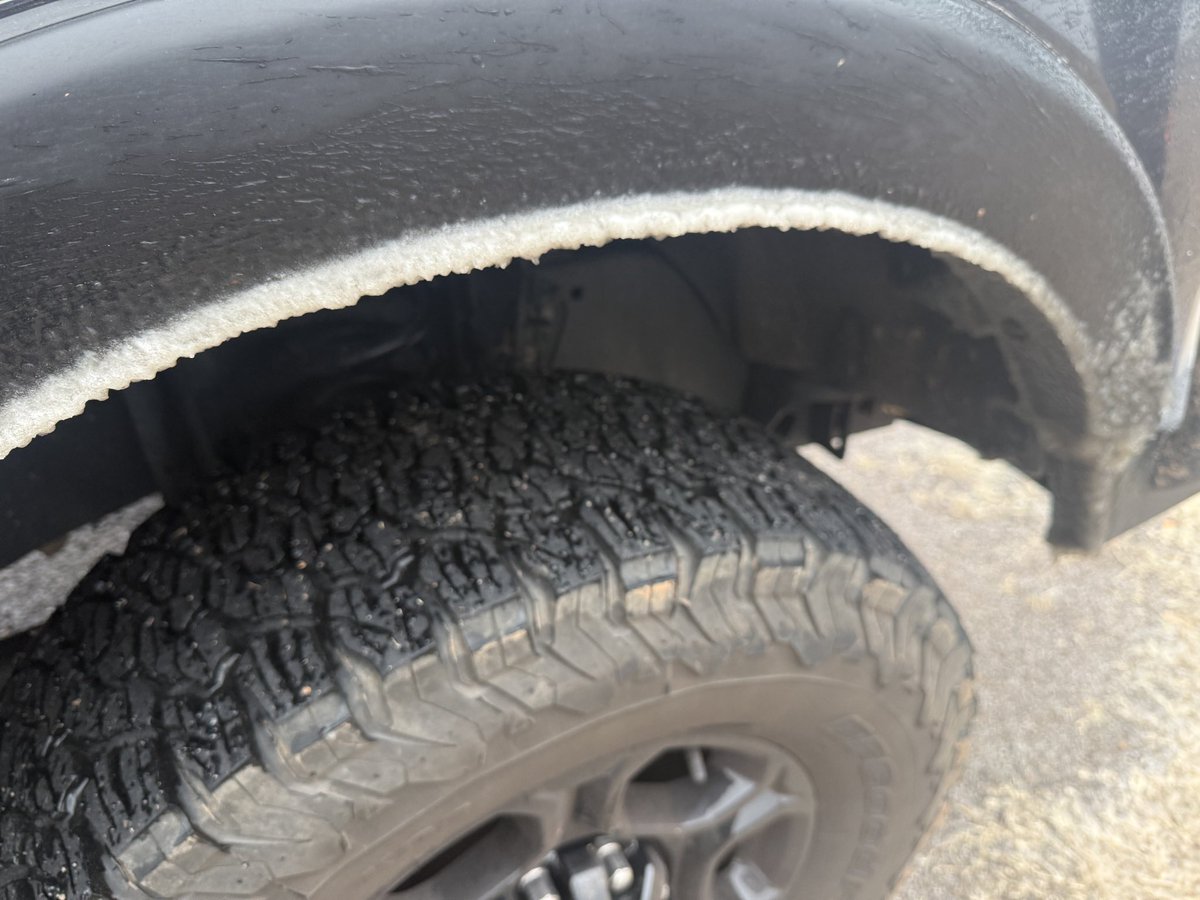 KOCOMichael's tweet image. Windshield icing up fast near Lawton, OK. Mix of freezing rain and sleet. #okwx #koco5