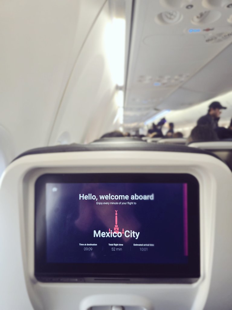 Joss_Chapa's tweet image. A la CDMX a ver mañana a @jose_madero en su primer Foro Sol ahora GNP...
Como en su 1er show como solista en el Pabellón M, o su 1er Arena Monterrey, o su 1er Auditorio Nacional...

Enhorabuena por fin lo lograste 🎶🎵