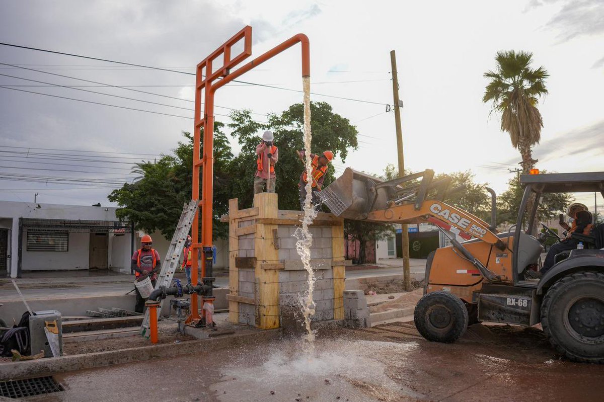 Avanzamos hacia una ciudad más responsable con el agua 💧
El paso a desnivel Colosio y Solidaridad cuenta con un sistema de captación de lluvia para el riego de áreas verdes, el primero en la ciudad.
Las pruebas salieron perfectas. 💯