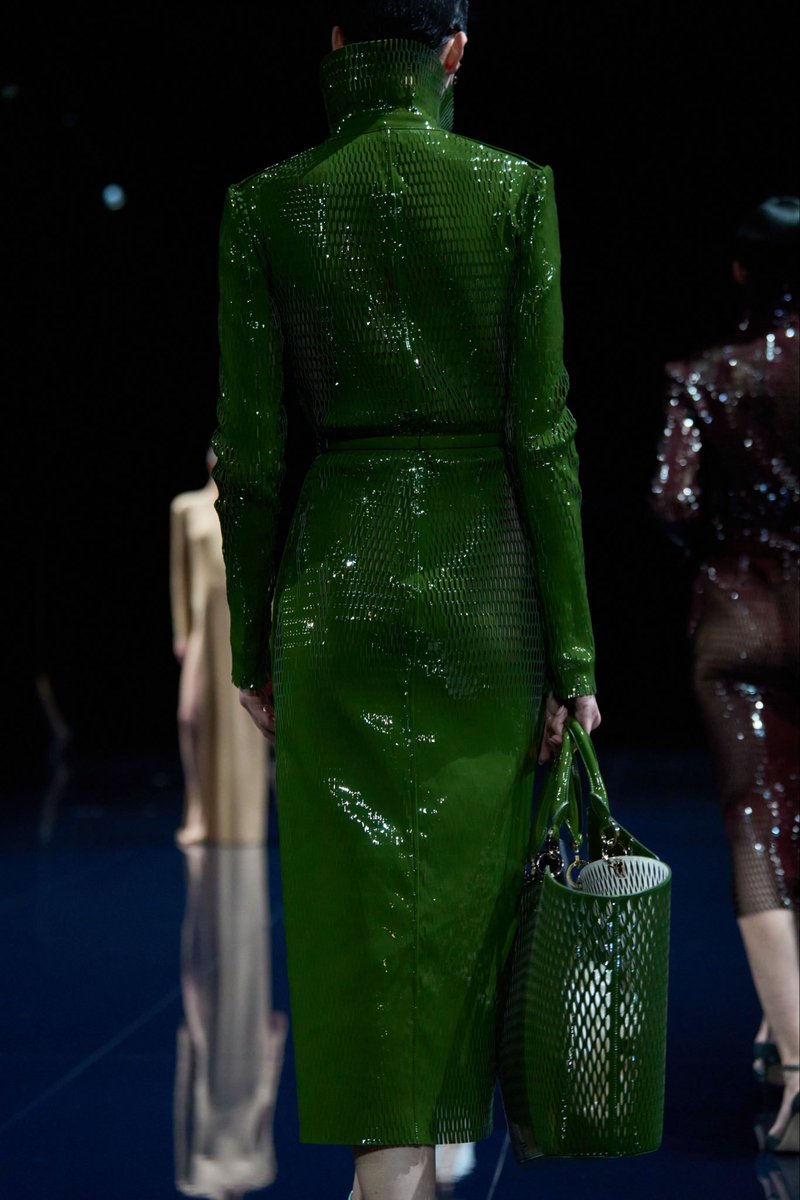 I will NEVER get over this Tom Ford SS26 look! Haider Ackermann you are brilliant!🔥