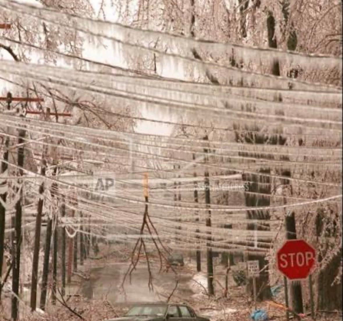 dillonpogue96's tweet photo. @ryanhallyall i think this is a photo from the 93/94 strom in TN https://t.co/4ZXG2WNkN9