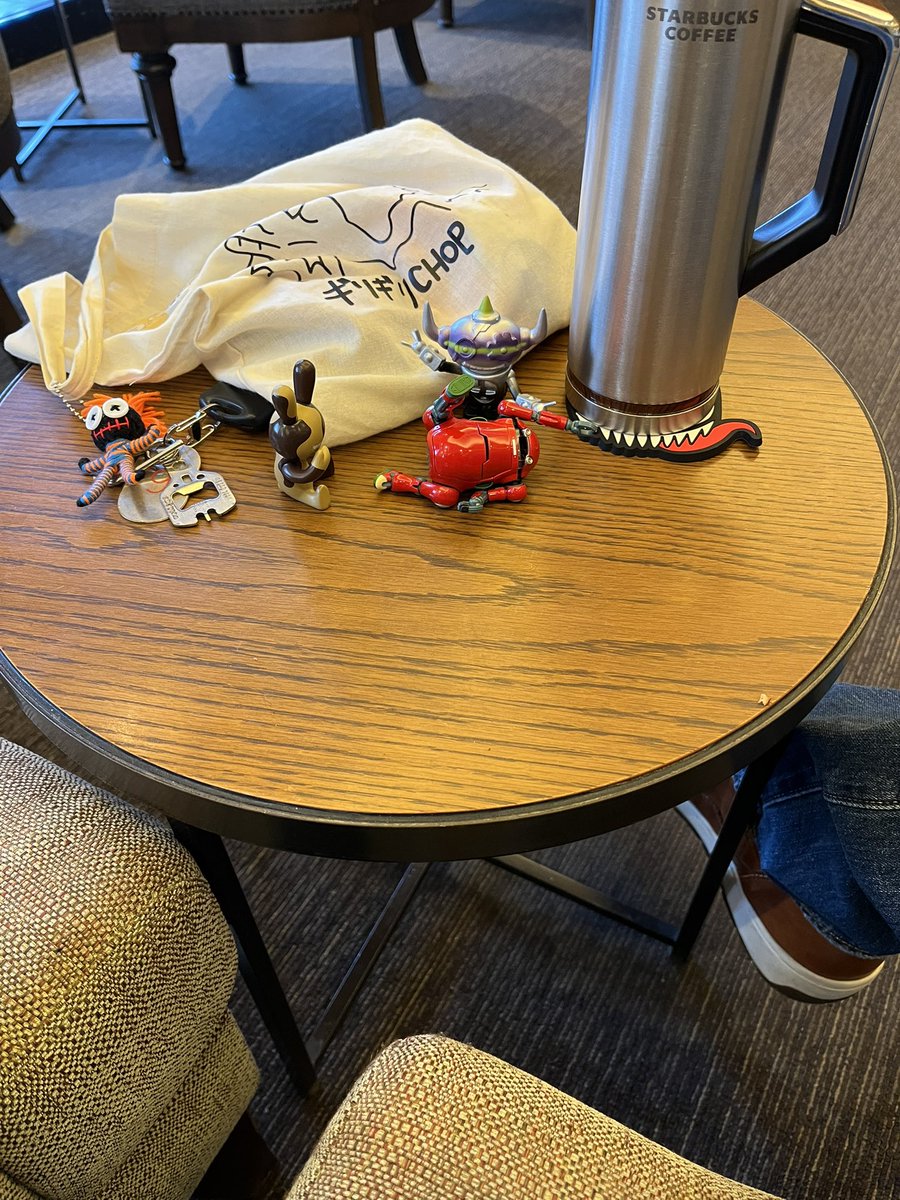 ライダース姿の海外の方が
お店入るなり脱いだら半袖で
ウィーゴくん達が倒れてしもたよ。
カックイイし憧れるけど寒いもんなー。

さーて、夕方は新年会やー。
飲まずにウロウロするだけやけど。
むっちゃ寒いけど楽しみやなー。

おはようございます。
今日も皆さんに幸運を☻☀︎*.｡𖠚𓈒𓏸