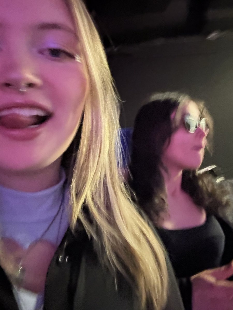 lily ⭐️ seeing ari! tweet media