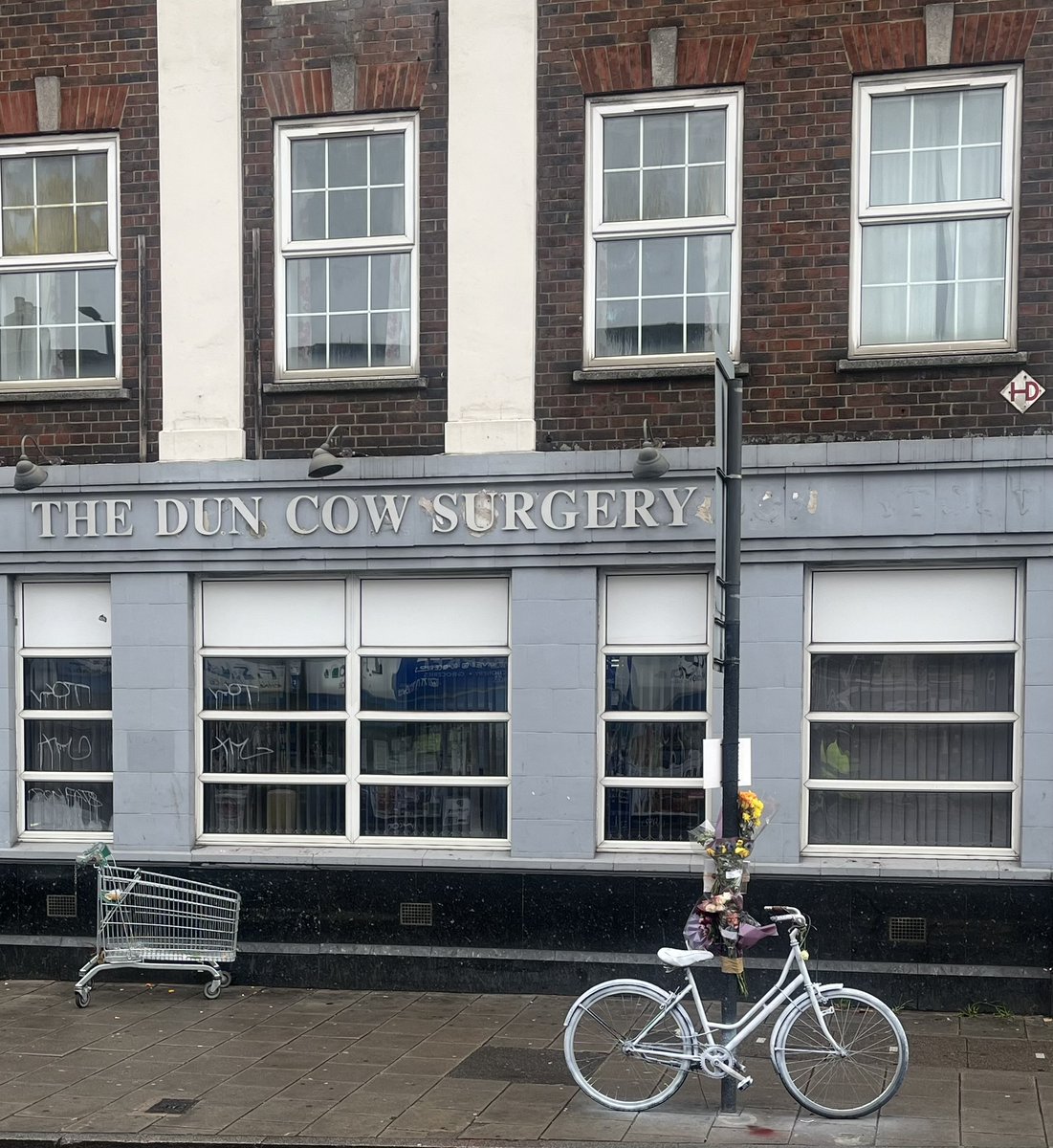 Transpontine tweet media