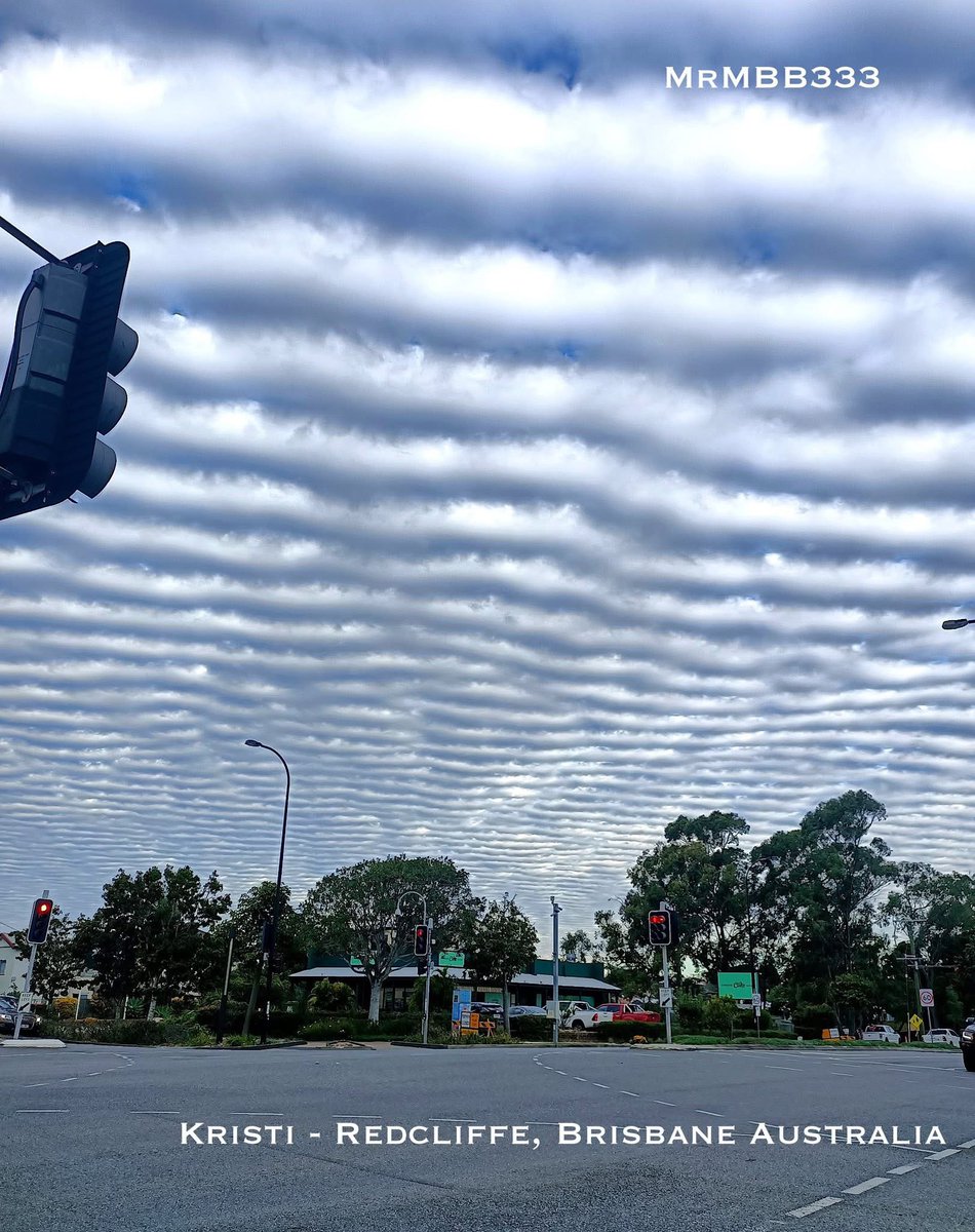 From California to Australia, the sky organized itself the same way.

Long, rippled cloud bands stretching horizon to horizon — showing up thousands of miles apart within the same window of time.

When patterns repeat across continents, it’s worth paying attention.

Did your sky