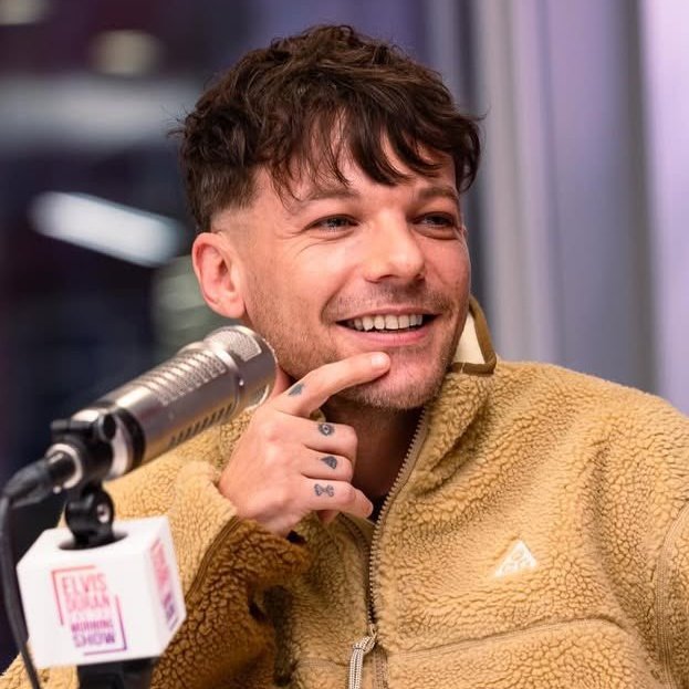 louiIith's tweet photo. Así de radiante te ves cuando sacas el mejor álbum de tu carrera https://t.co/dN8A1mRLRU