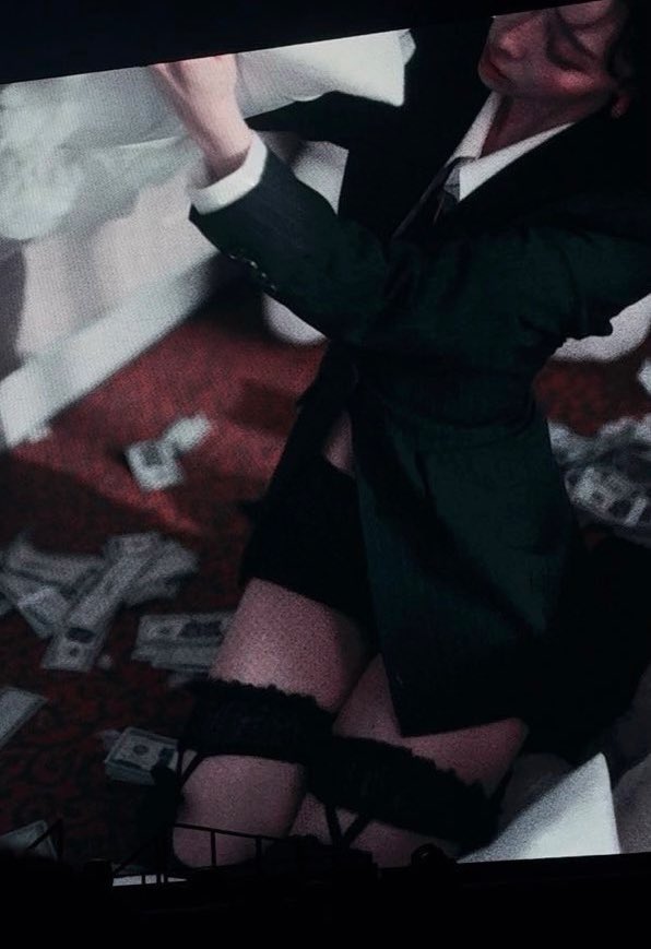 joyminjeong's tweet image. vcr minjeong pls slow down kitten..