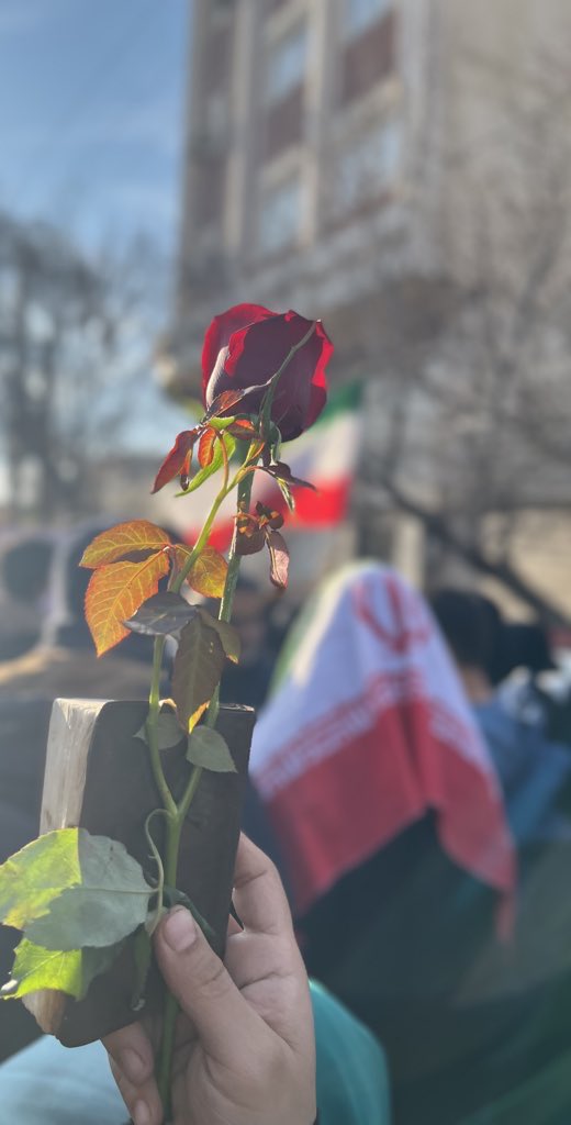 arezo_jn's tweet photo. اینجا،ایران شیعه خانه ماست،
می شکند؛
خم می‌شود؛
خطر است!
ولی ما نمی‌گذاریم سقوط کند.

حضرت حجت [عج الله تعالی] https://t.co/8FRxl76am1