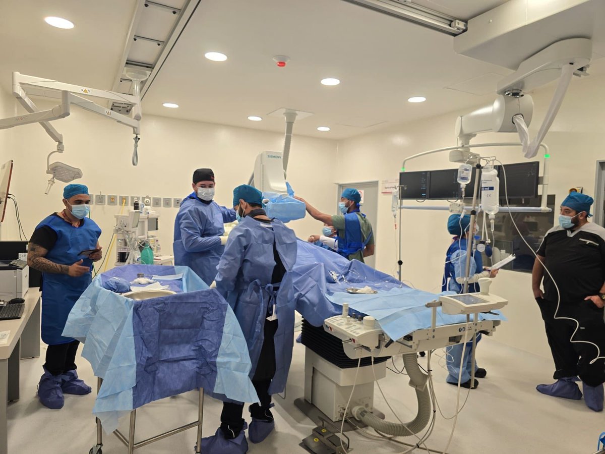 martibatres's tweet photo. El Hospital Regional de Alta Especialidad del @ISSSTE_mx en Tlajomulco de Zúñiga, en Jalisco, llevó a cabo la primera angiografía coronaria diagnóstica en su nueva sala de hemodinamia. 

Este equipo totalmente nuevo fue adquirido a través del programa de nacionalizaciones.

https://t.co/HtzL5YaX49