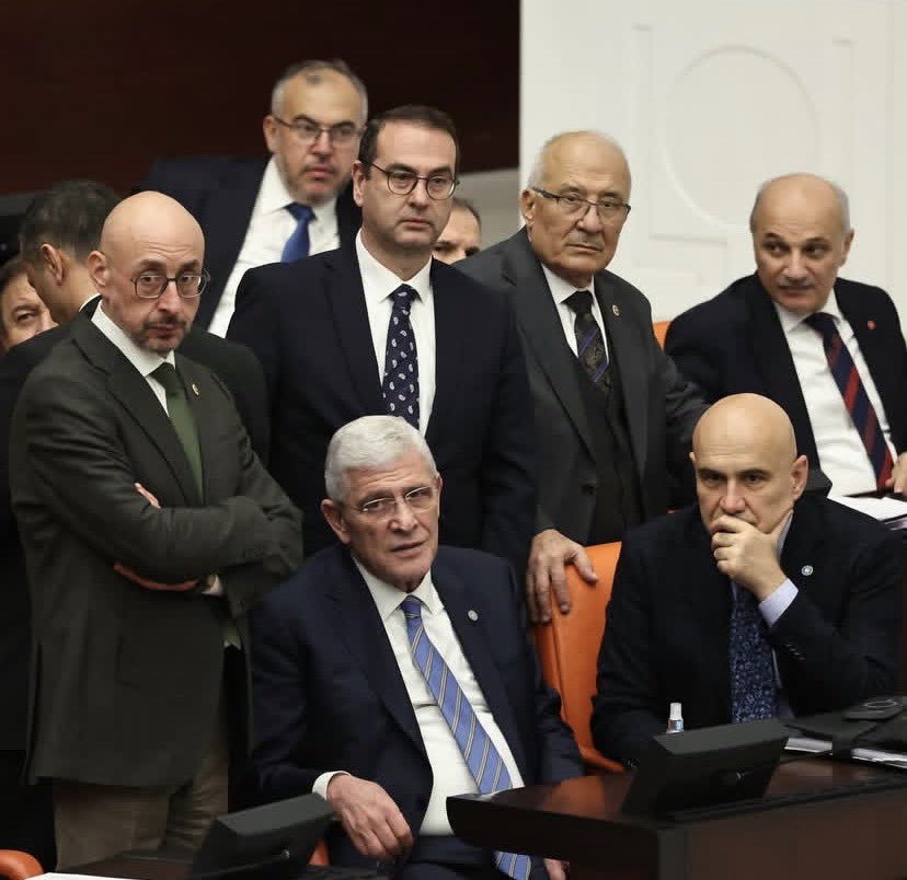 ardaturkTR's tweet image. İYİ Partililer, MHP ve AKP grubuna tanı koymaya çalışıyor 😃