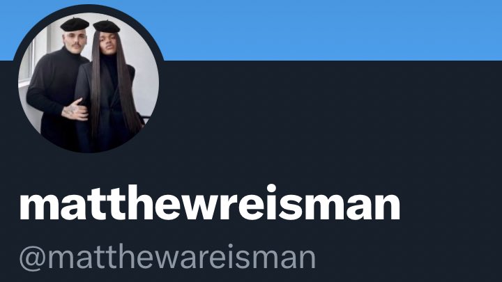 kordenas's tweet image. THE FAMILY IS GOIN TO PARIS ✨