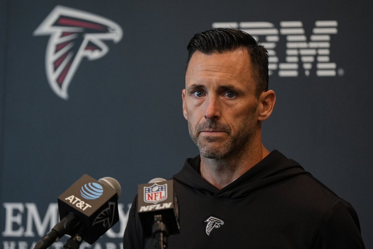 TomPelissero's tweet image. The Dolphins are hiring Kyle Smith as their assistant GM, per source. 

Smith, who most recently held the same title in Atlanta, is a respected evaluator. Another big addition to Miami’s staff.