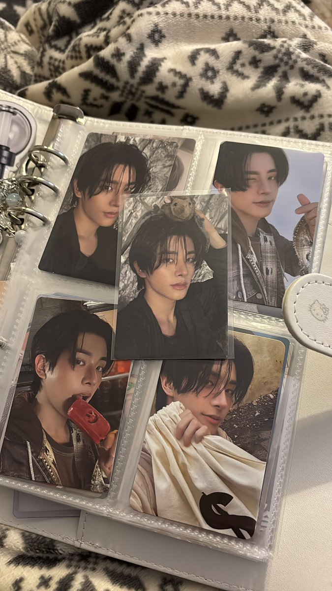 jakey14x's tweet image. collecting infinity stones