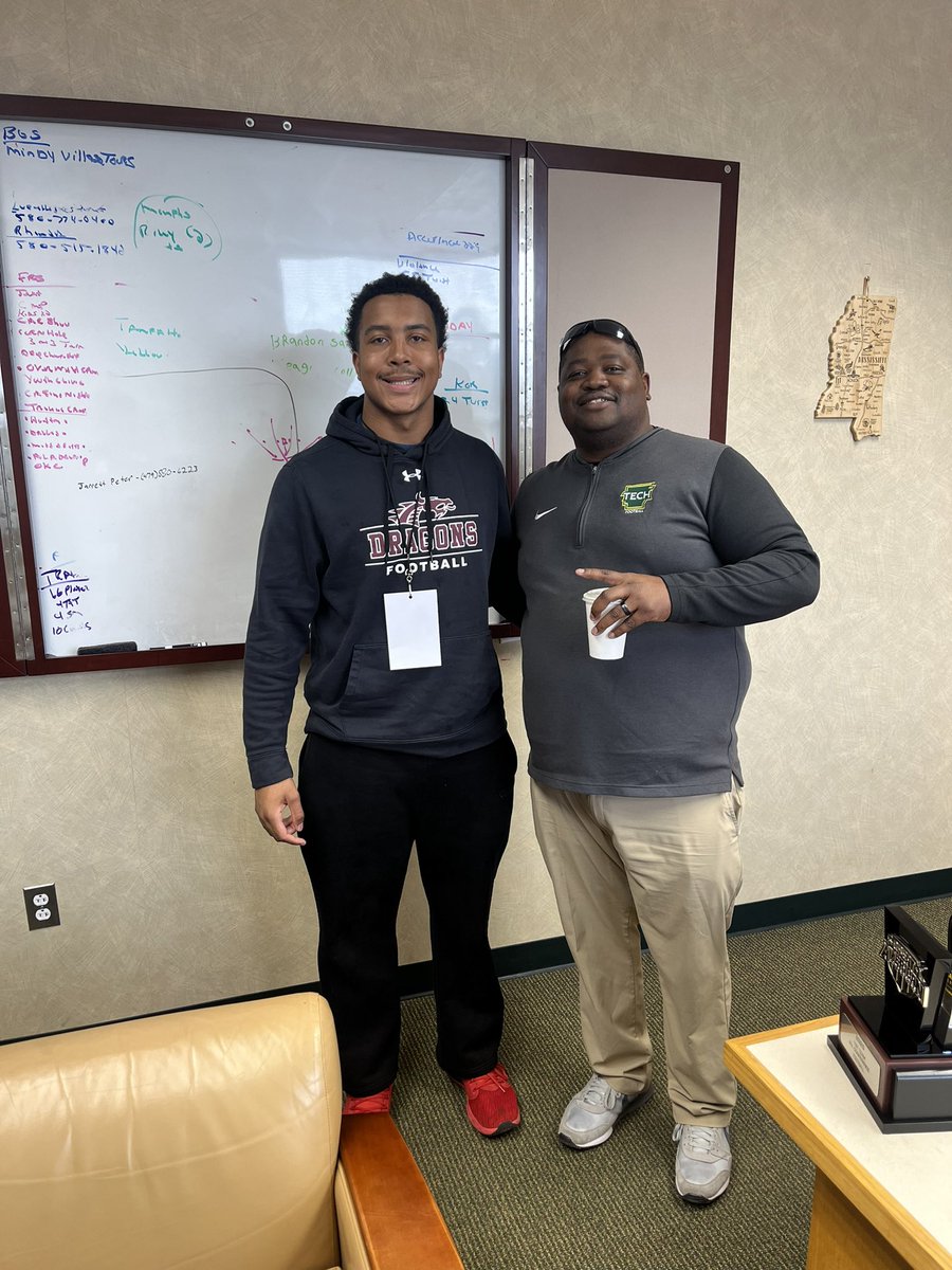 JaydenMajors3's tweet image. After a great conversation with @RoyThompsonFB and @CoachBonta, I’m blessed to announce my commitment to Arkansas Tech University. #AGTG @CHSDragonFB @CoachJoeRocconi @NickMarchy @CoachLoganJohns @NldSports @CSmithScout @johnvarlas