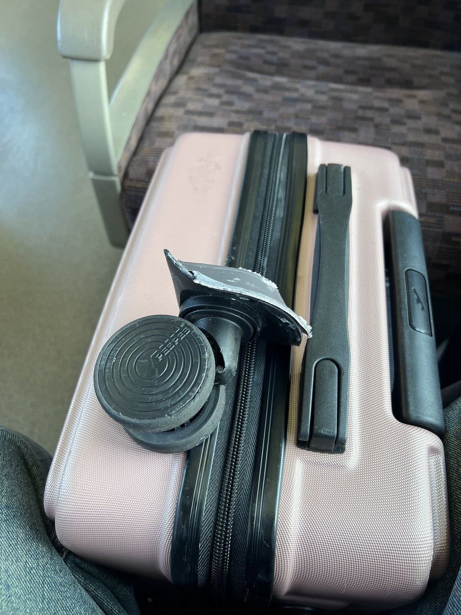 asktomoon's tweet image. 壊れちゃった